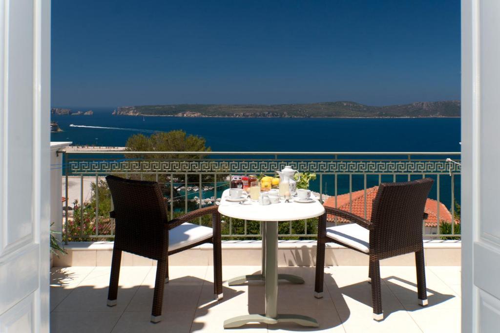 Hotel Anezina Pylos Bagian luar foto