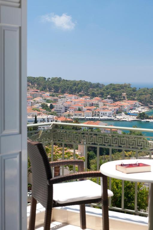 Hotel Anezina Pylos Bagian luar foto